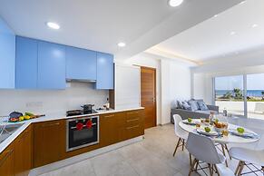 Mackenzie Castella Beachfront Suite