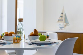 Mackenzie Castella Beachfront Suite