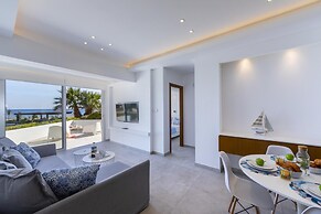 Mackenzie Castella Beachfront Suite