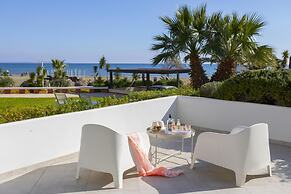 Mackenzie Castella Beachfront Suite