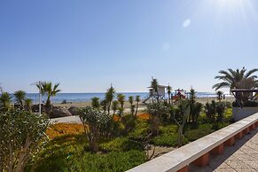 Mackenzie Castella Beachfront Suite