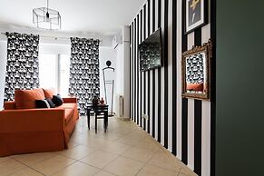 Athenian Stylish 2 Bdrm Apartment