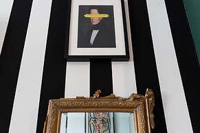 Athenian Stylish 2 Bdrm Apartment