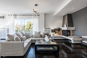 Elegant 3 Dbrm apt iin the Heart of Glyfada