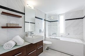 Elegant 3 Dbrm apt iin the Heart of Glyfada