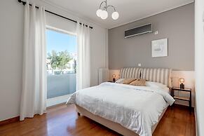 Elegant 3 Dbrm apt iin the Heart of Glyfada