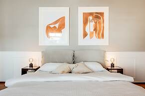 Elegant 3 Dbrm apt iin the Heart of Glyfada