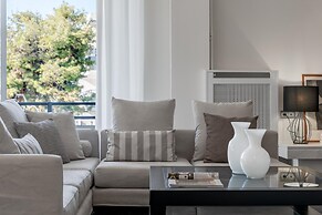 Elegant 3 Dbrm apt iin the Heart of Glyfada