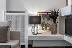 Elegant 3 Dbrm apt iin the Heart of Glyfada