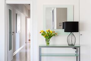 Elegant 3 Dbrm apt iin the Heart of Glyfada