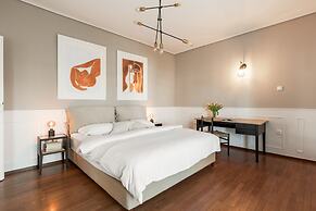 Elegant 3 Dbrm apt iin the Heart of Glyfada