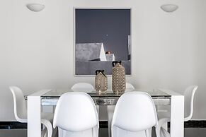 Elegant 3 Dbrm apt iin the Heart of Glyfada