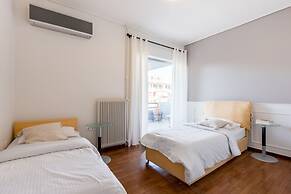 Elegant 3 Dbrm apt iin the Heart of Glyfada