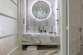 3bdr Modern Design Bright Interiors in Plaka