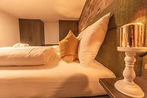 Tevini Boutique Suites - Apartment Water