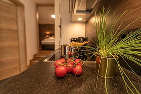 Tevini Boutique Suites - Apartment Water