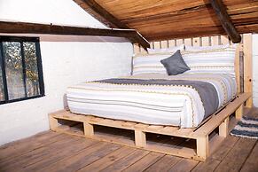 Rustic Luxury Farm Cabin Located in Hwedza - 2031