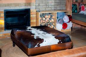 Rustic Luxury Farm Cabin Located in Hwedza - 2031