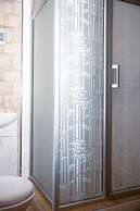 Rustic Luxury Farm Cabin Located in Hwedza - 2031