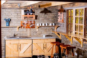 Rustic Luxury Farm Cabin Located in Hwedza - 2031