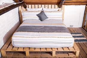 Rustic Luxury Farm Cabin Located in Hwedza - 2031