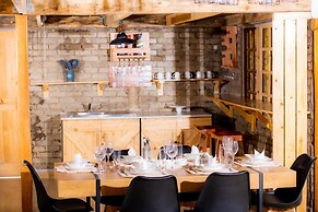 Rustic Luxury Farm Cabin Located in Hwedza - 2031