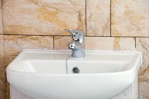 Rustic Luxury Farm Cabin Located in Hwedza - 2031