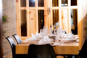 Rustic Luxury Farm Cabin Located in Hwedza - 2031