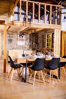 Rustic Luxury Farm Cabin Located in Hwedza - 2031