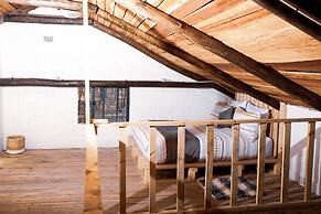 Rustic Luxury Farm Cabin Located in Hwedza - 2031