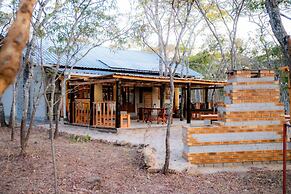 Rustic Luxury Farm Cabin Located in Hwedza - 2031