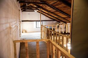 Rustic Luxury Farm Cabin Located in Hwedza - 2031