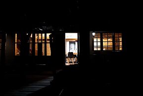 Rustic Luxury Farm Cabin Located in Hwedza - 2031