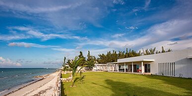 Stunning Beachfront Suites Fiber Optic East of Progreso