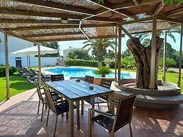 Kinetious Nisous in Kineta