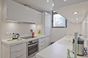 Sea Breeze Apartment