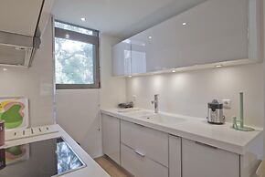 Sea Breeze Apartment