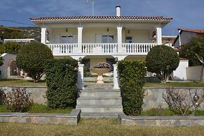 Villa Vita in Kalyvia Thorikou