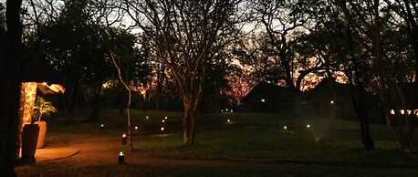 Bungalow 3 on This World Renowned Eco Site 40 Minutes From Vic Falls F