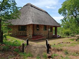Bungalow 3 on This World Renowned Eco Site 40 Minutes From Vic Falls F