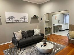 Contemporary 2 bed in Suburbs - 2081