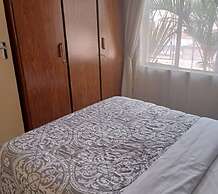 Neat and Cosy Cottage With Pool - 2103