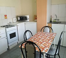 Neat and Cosy Cottage With Pool - 2103