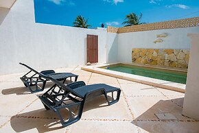 New Modern Villa Private Pool 2 Blocks From the Beach Sleeps 6