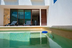 New Modern Villa Private Pool 2 Blocks From the Beach Sleeps 6