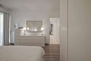 Belva Blue in Glifada