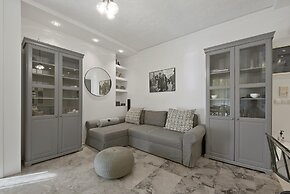 Belva Blue in Glifada