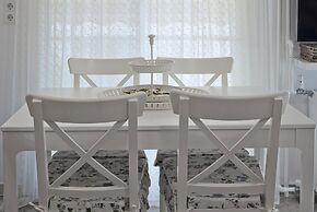 Belva Blue in Glifada