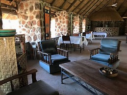 Bungalow 4 on This World Renowned Eco Site 40 Minutes From Vic Falls F