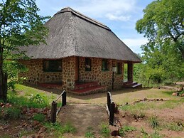 Bungalow 4 on This World Renowned Eco Site 40 Minutes From Vic Falls F